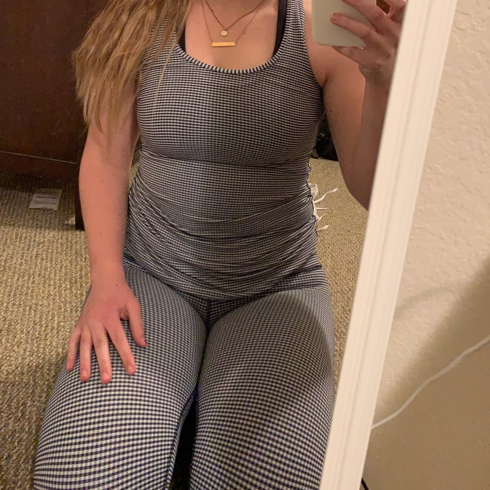 Lululemon set!(Matching tanktop and crop leggings)